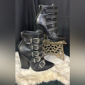 Steve Madden Black Comet Studded Heeled Boots; size 7